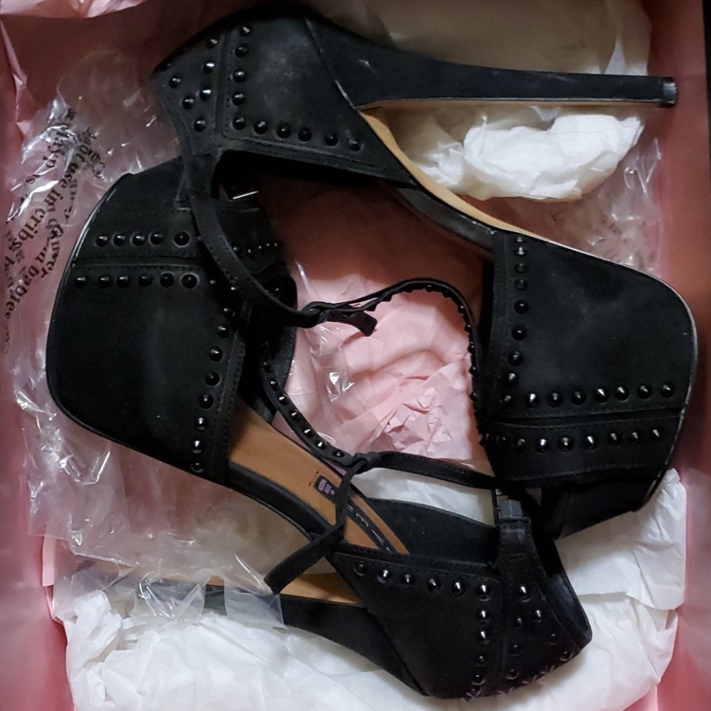 Black platform shoes